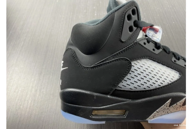 Rep Onekick 5 (2016) 845035-003 AIR JORDAN BLACK METALLIC 0630